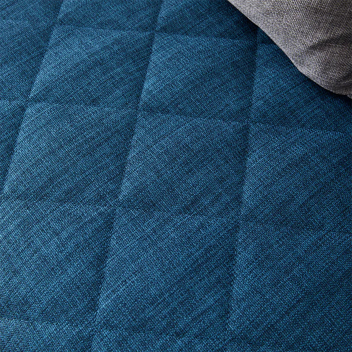 ブルーの生地感と色味