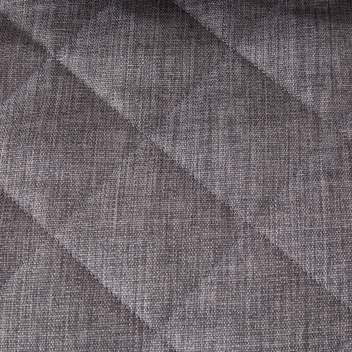 ライトグレーの生地感と色味