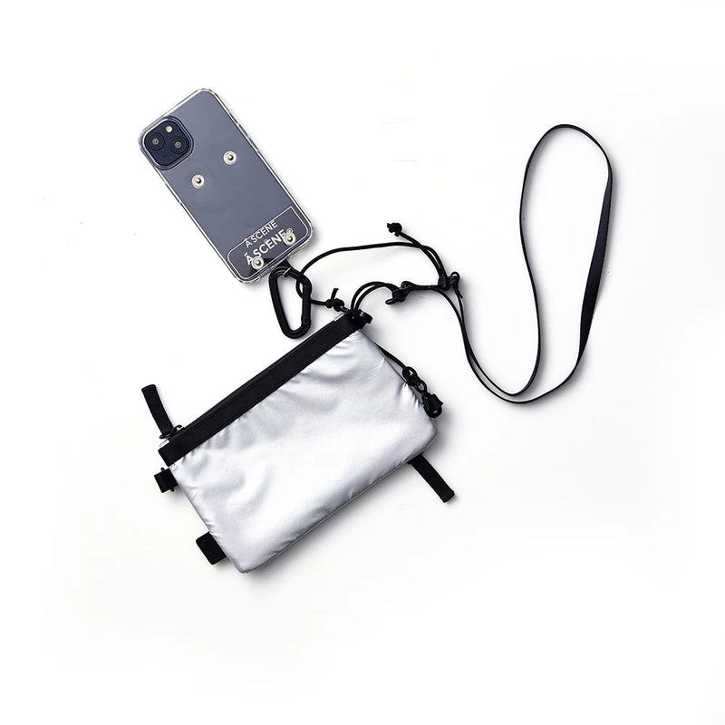 付属のアタッチメントにはスマホを外付けすることもできます