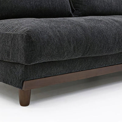 合わせやすい丸型のブラウンカラーの木脚