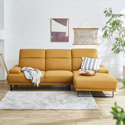 YELLOWのコーディネート