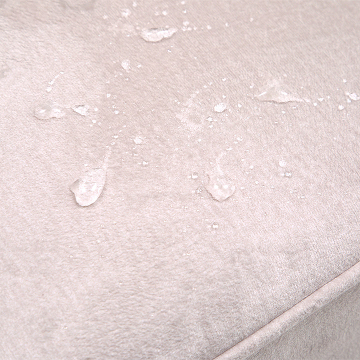 撥水加工が施された張地(IVORY)