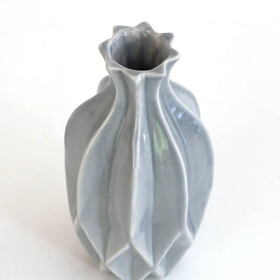 多面カットのフラワーベース 花瓶