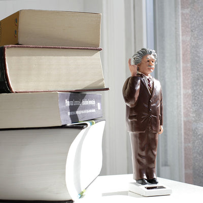 デスクや書斎にそっと並べるだけで、まるで新たなアイデアが降りてきそうな気がするかも。